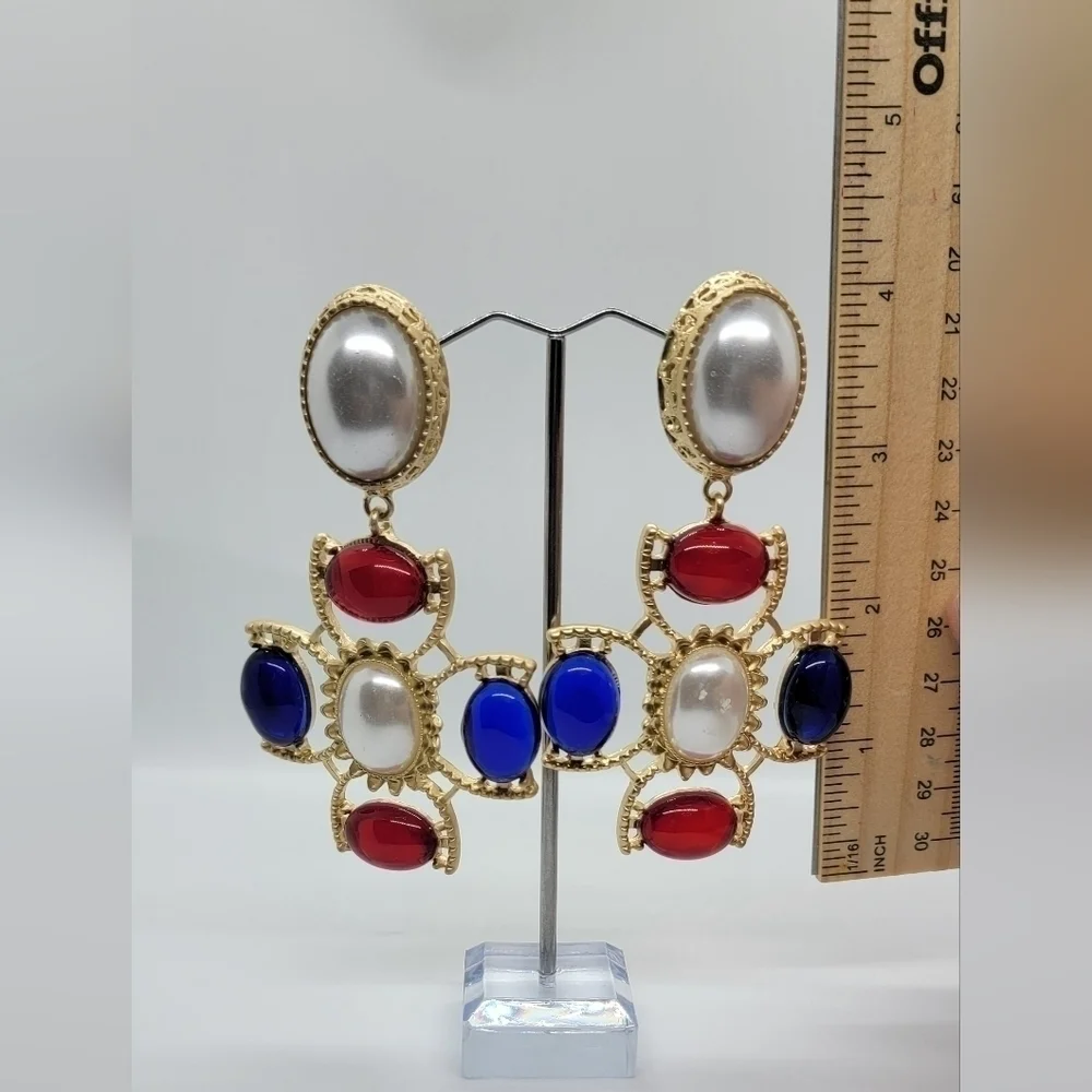 Multi-colored gem & pearl earring. Blemish on pearl - Picture 2 of 4